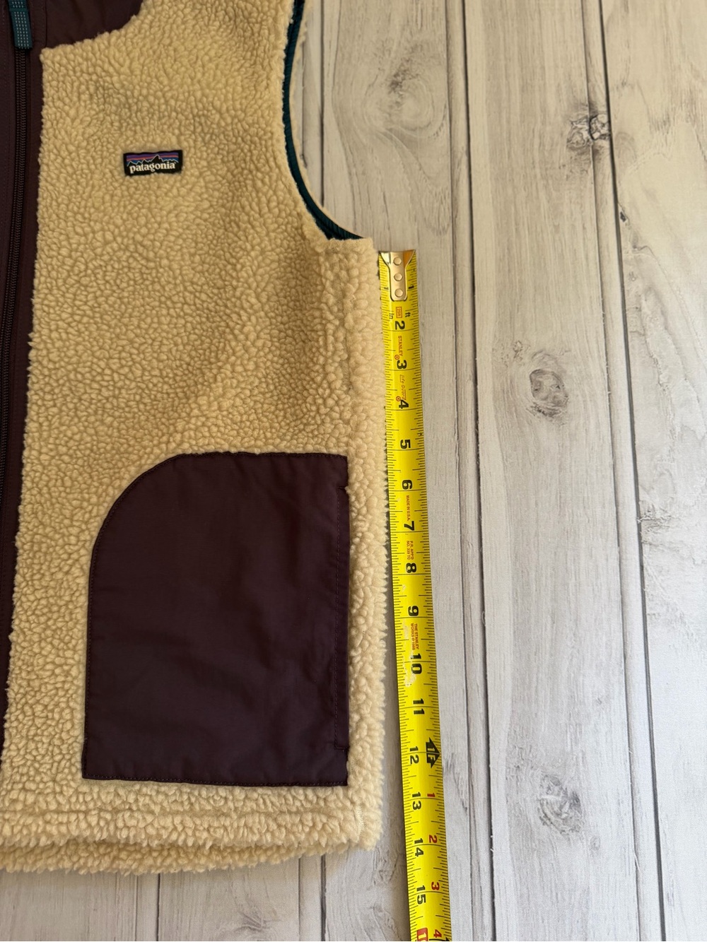 Kids Patagonia Retro-X 65619 tan purple Sherpa fleece vest. Size youth XL - Picture 9 of 12